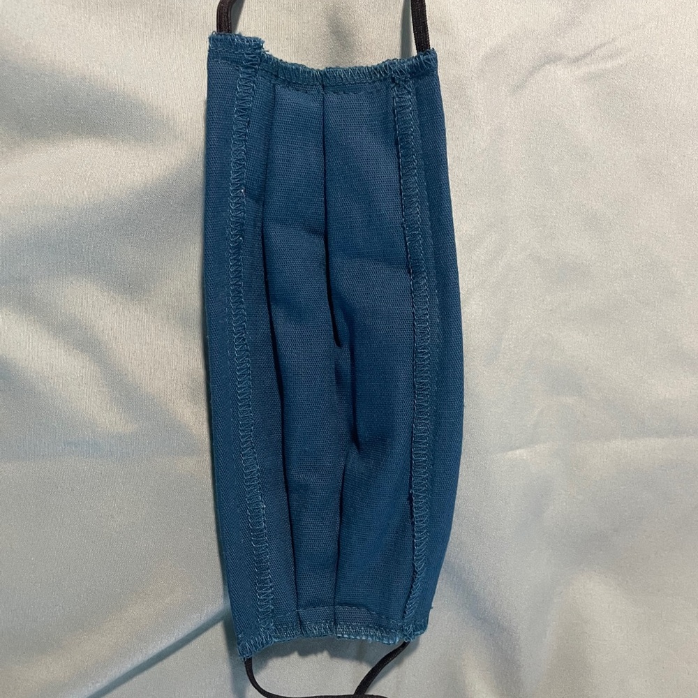Embroidered face mask - Picture 9 of 12